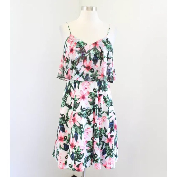 NWT Vince Camuto Jungle Lily Floral Dress - Picture 2 of 6